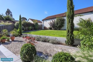 Photo 24- click for photo gallery